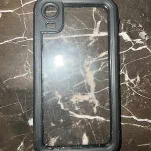 iPhone XR built in screen-protector case!